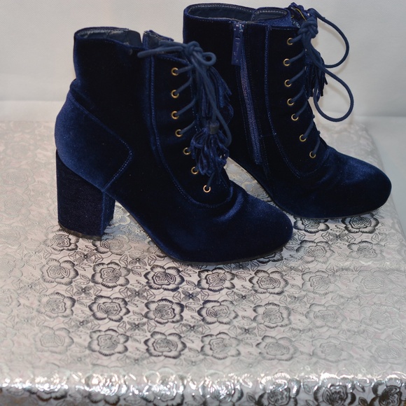 Blue Velvet Lace up Heeled Boots  SZ 9 Nature Breeze - Picture 2 of 5